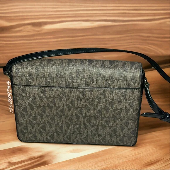 Micheal Kors Jessie Brown/Black Leather Bag NWOT